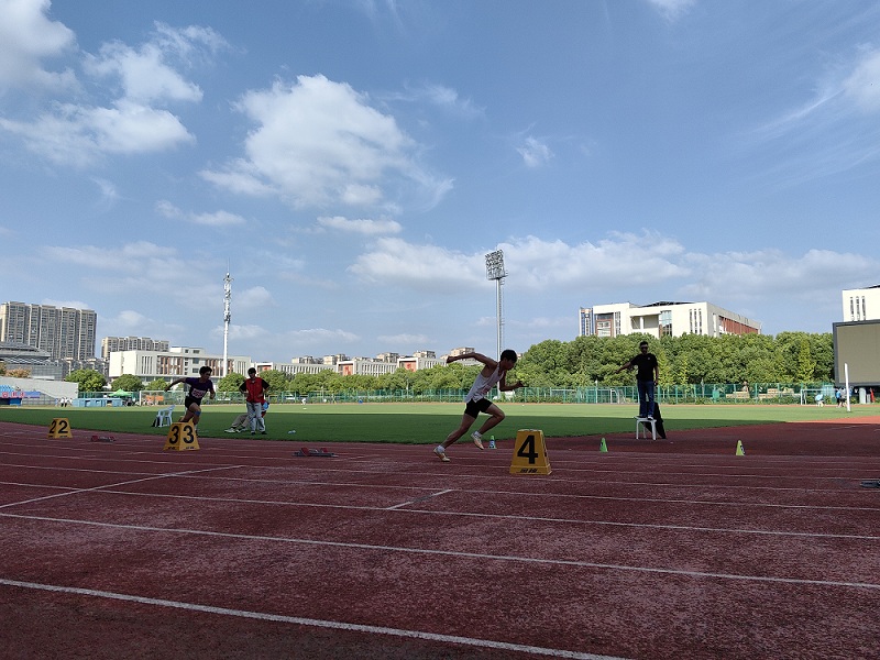 我校在2024年泰兴市中小学田径比赛中再创佳绩