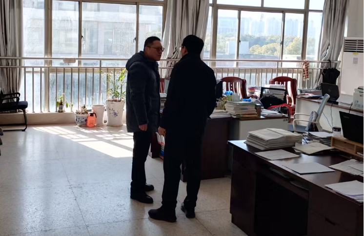 学校领导深入系部开展开学初工作督查